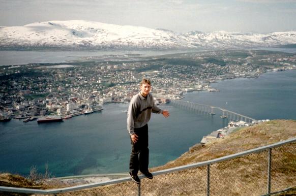 tromsojhe.jpg - That's me, and a great view of Troms&oslash;